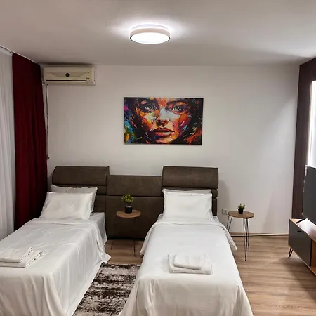 Rina Main Square View Апартаменты *